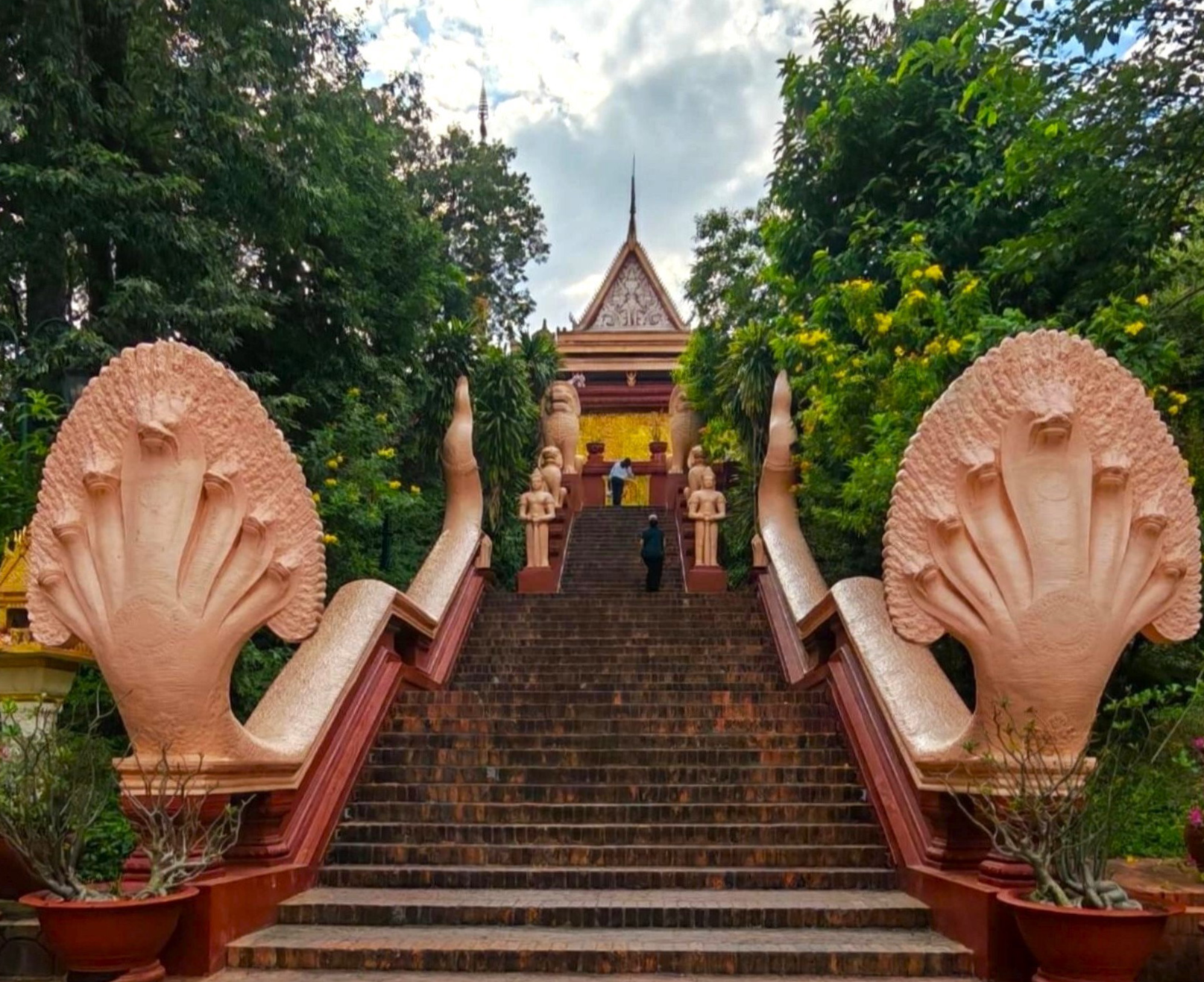Wat Phnom à Phnom Penh : visiter la colline qui a donné son nom à la capitale