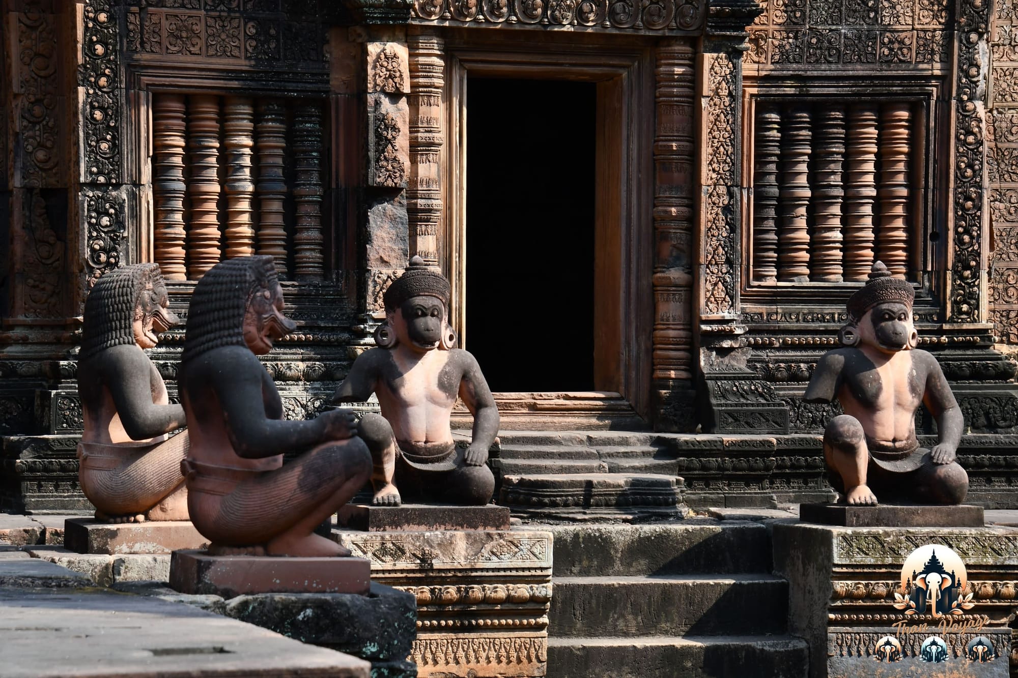 Banteay Srei à Angkor : le joyau rose aux sculptures extraordinaires