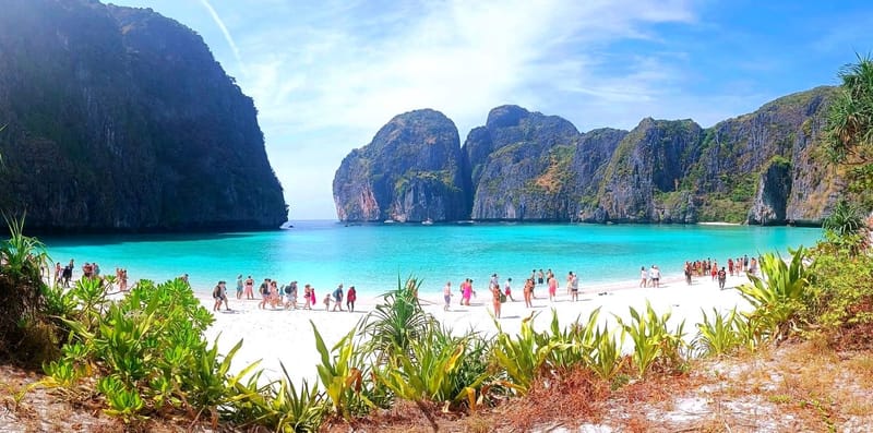 03/03/2024 - Croisière dans l'archipel de Koh Phi Phi : beauté sauvage et tourisme de masse
