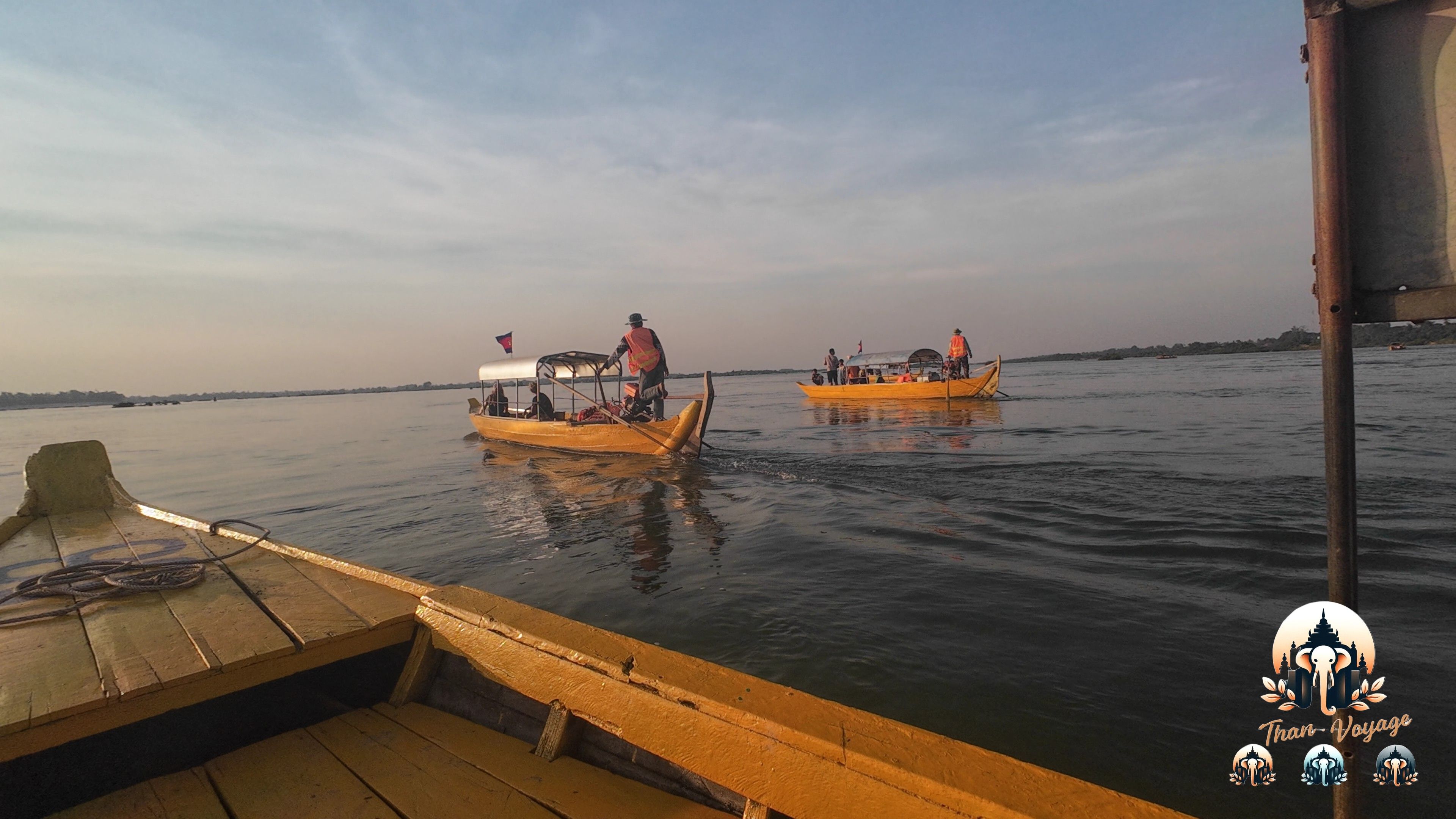 Bateaux d’observation des dauphins de l’Irrawaddy à Kampi