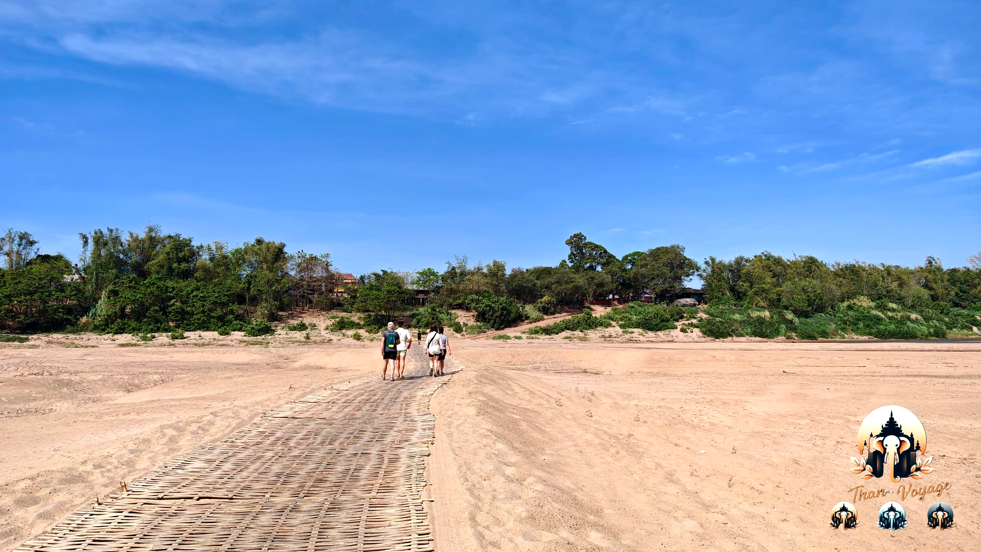 Plage de débarquement du bac sur l’île de Koh Trong