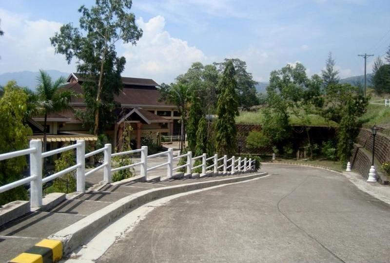 ALTA VISTA ROYALE RESIDENTIAL ESTATES AND GOLF & COUNTRY CLUB