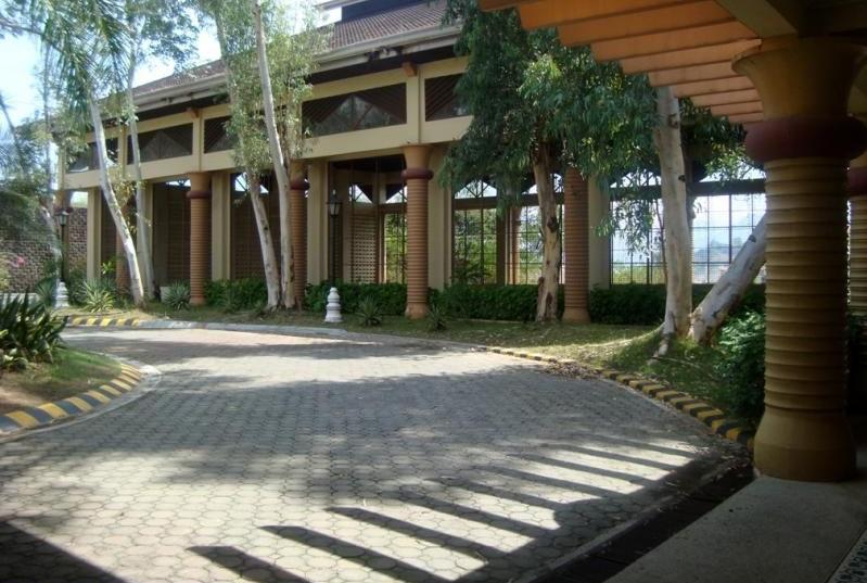 ALTA VISTA ROYALE RESIDENTIAL ESTATES AND GOLF & COUNTRY CLUB