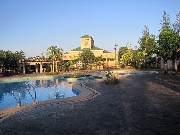 Metropolis Green Residential & Commercial Estate