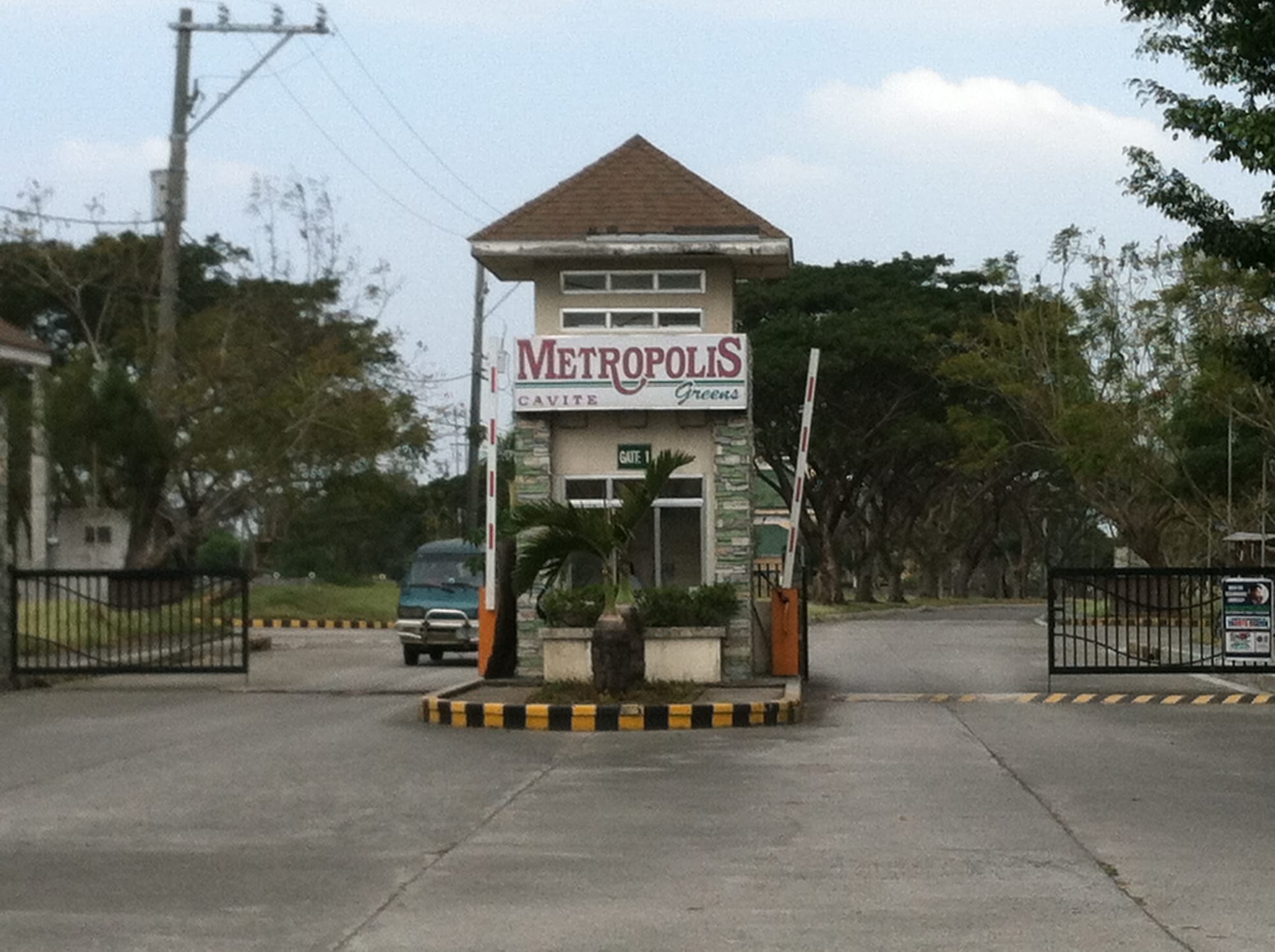 Metropolis Green Residential & Commercial Estate