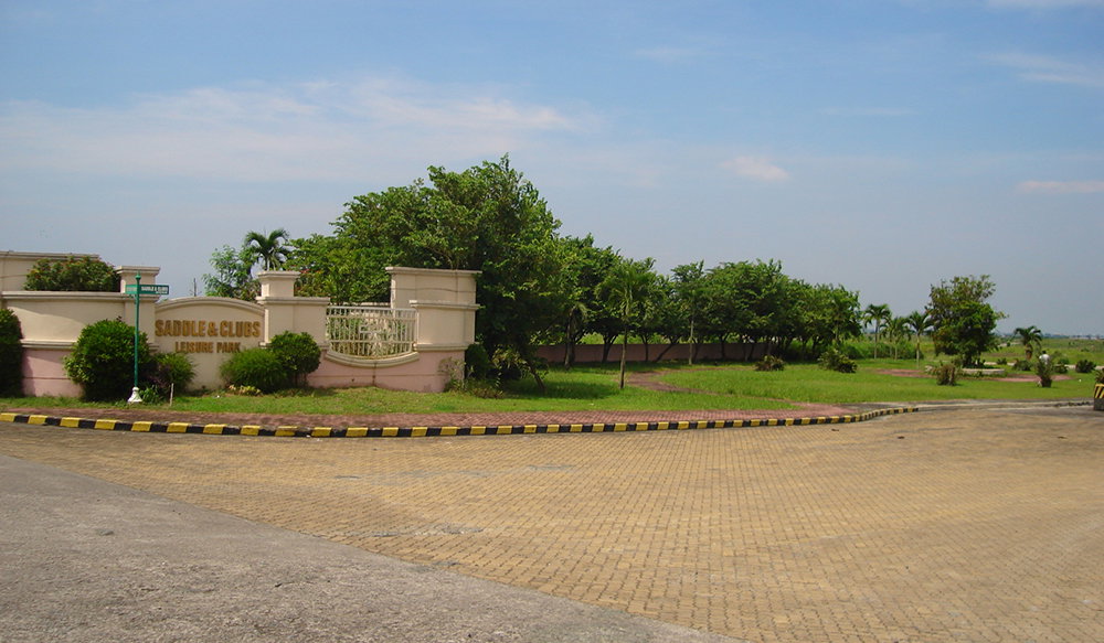 Saddle & Club Residential & Commercial Estate is located, des