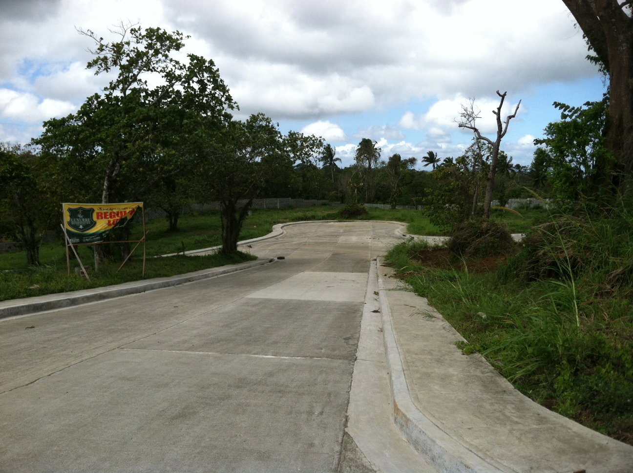 LUXURRE RESIDENCES - TAGAYTAY