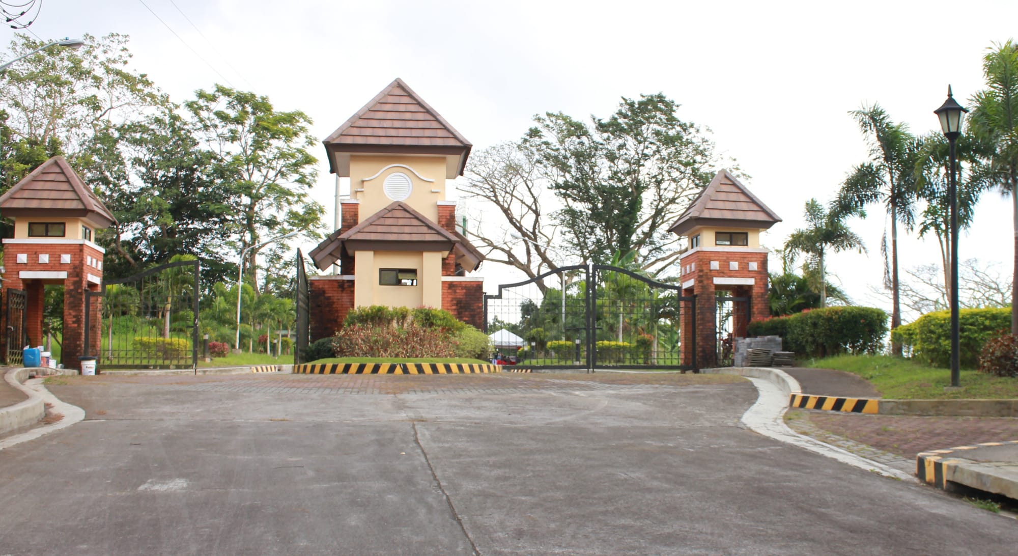 LUXURRE RESIDENCES - TAGAYTAY