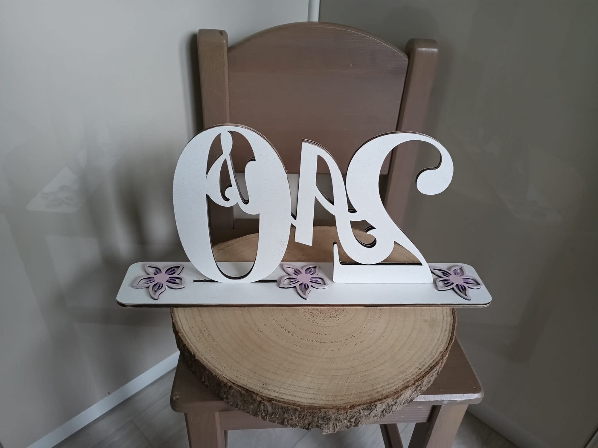 Chiffres en bois pour anniversaire avec socle