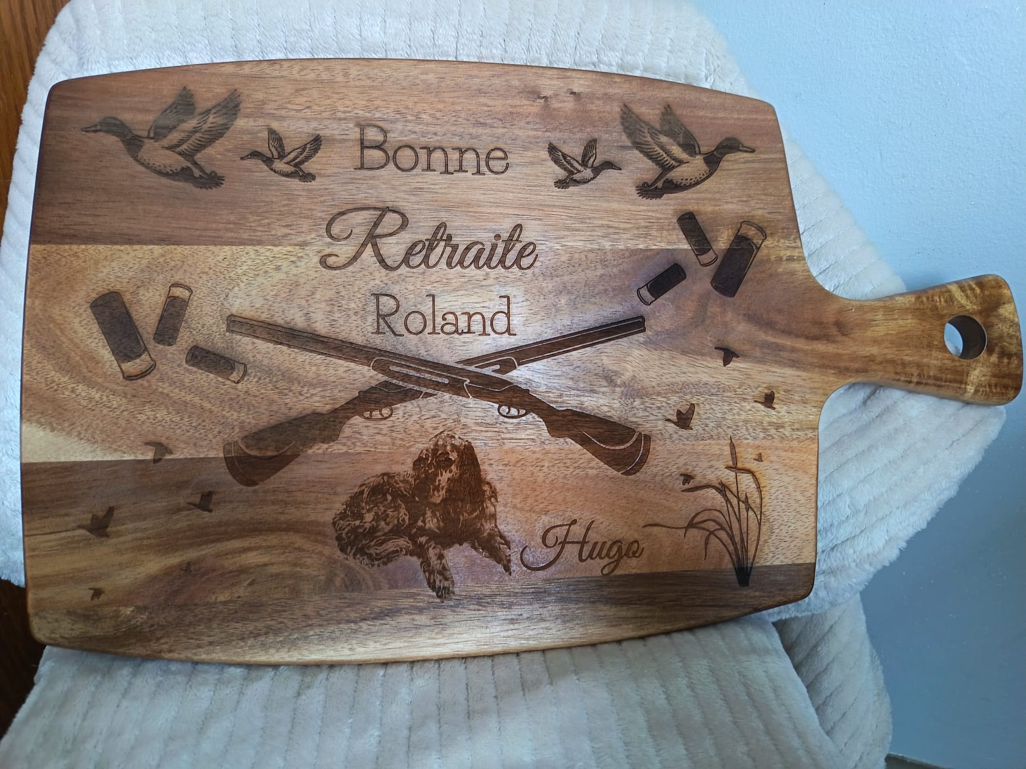 Planche à découper en bois d'acacia