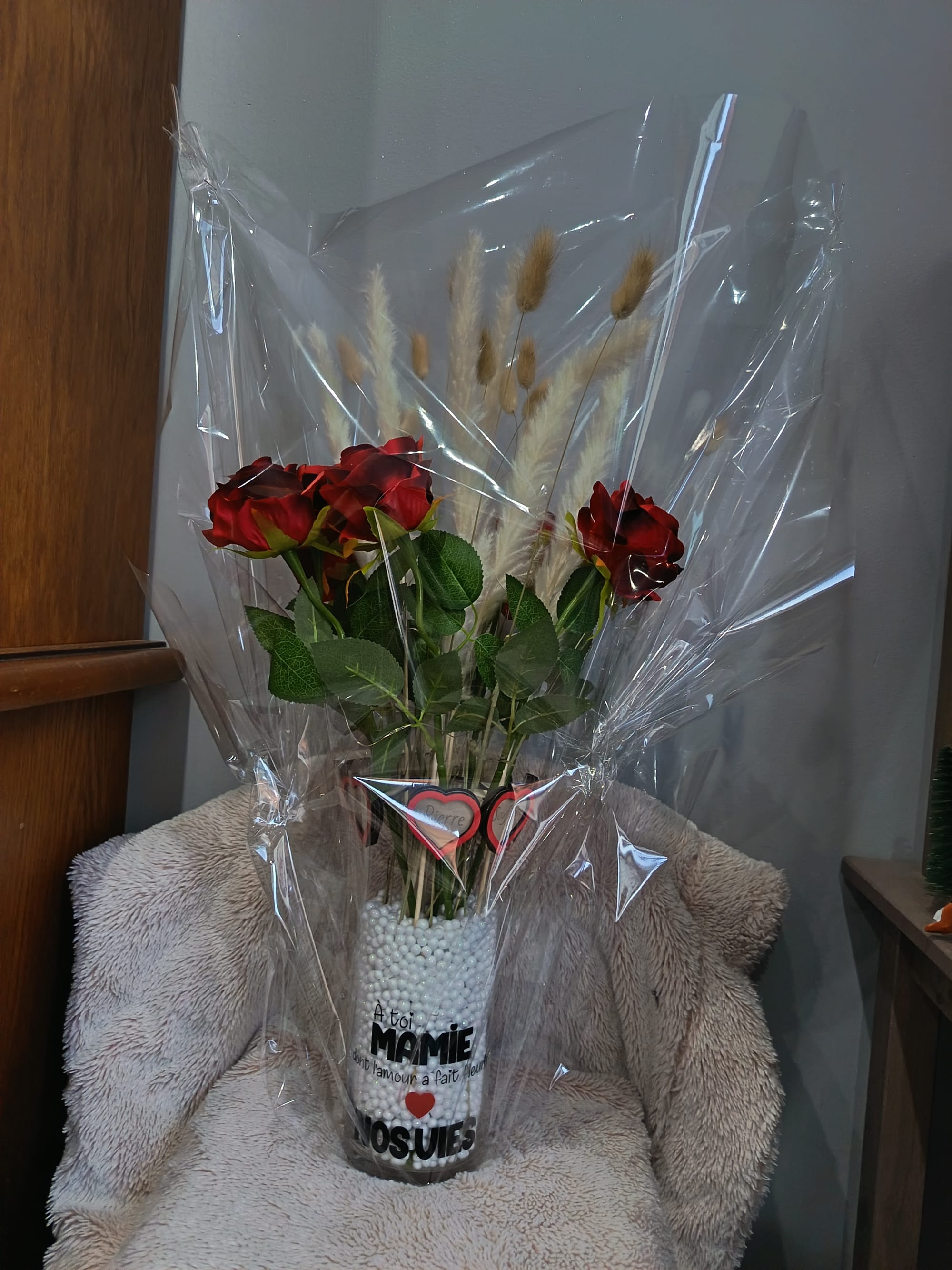 Vase avec roses artificielles personnalisé