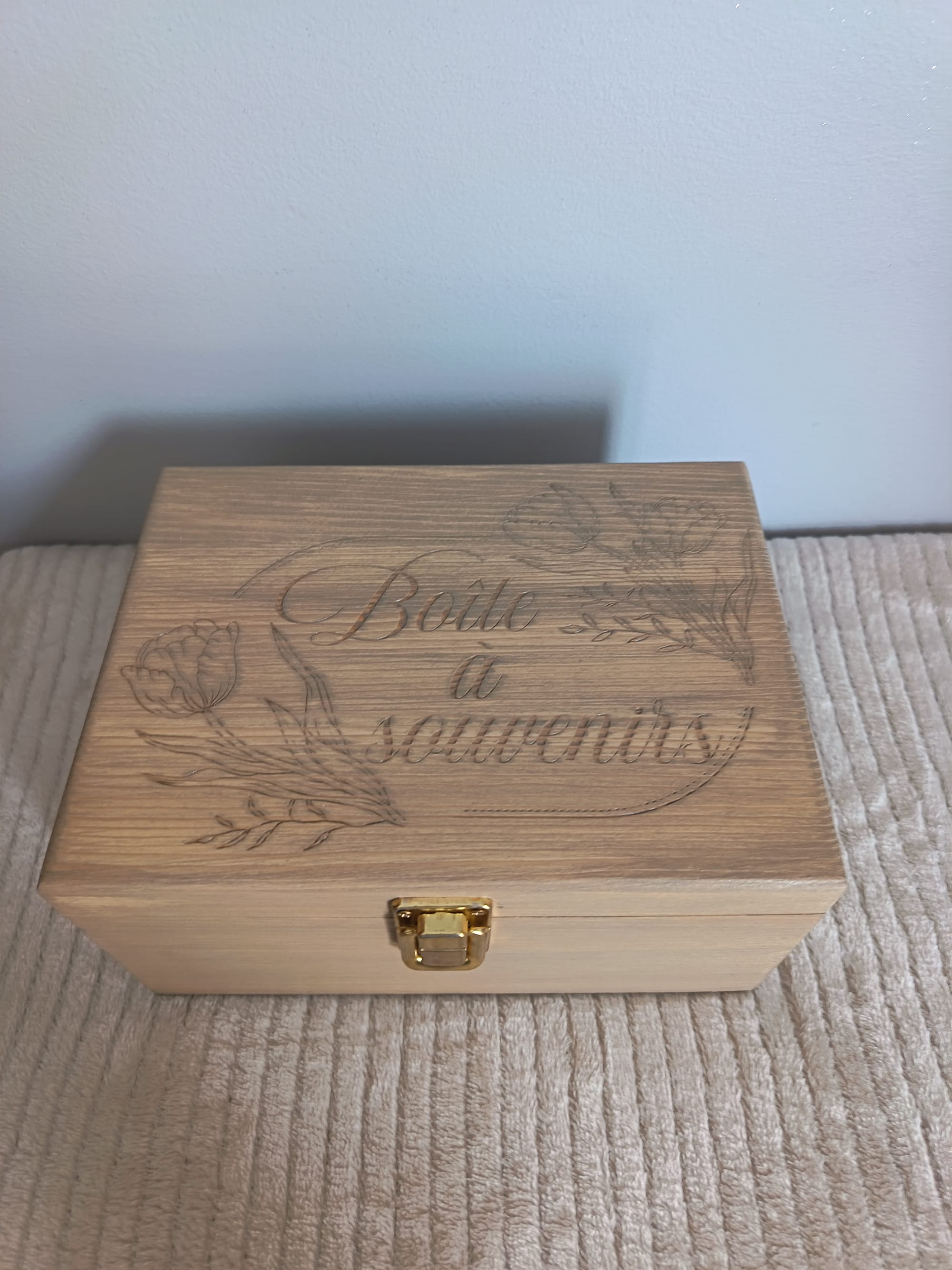Boîte à souvenirs personnalisée en bois 20x15x10 cm