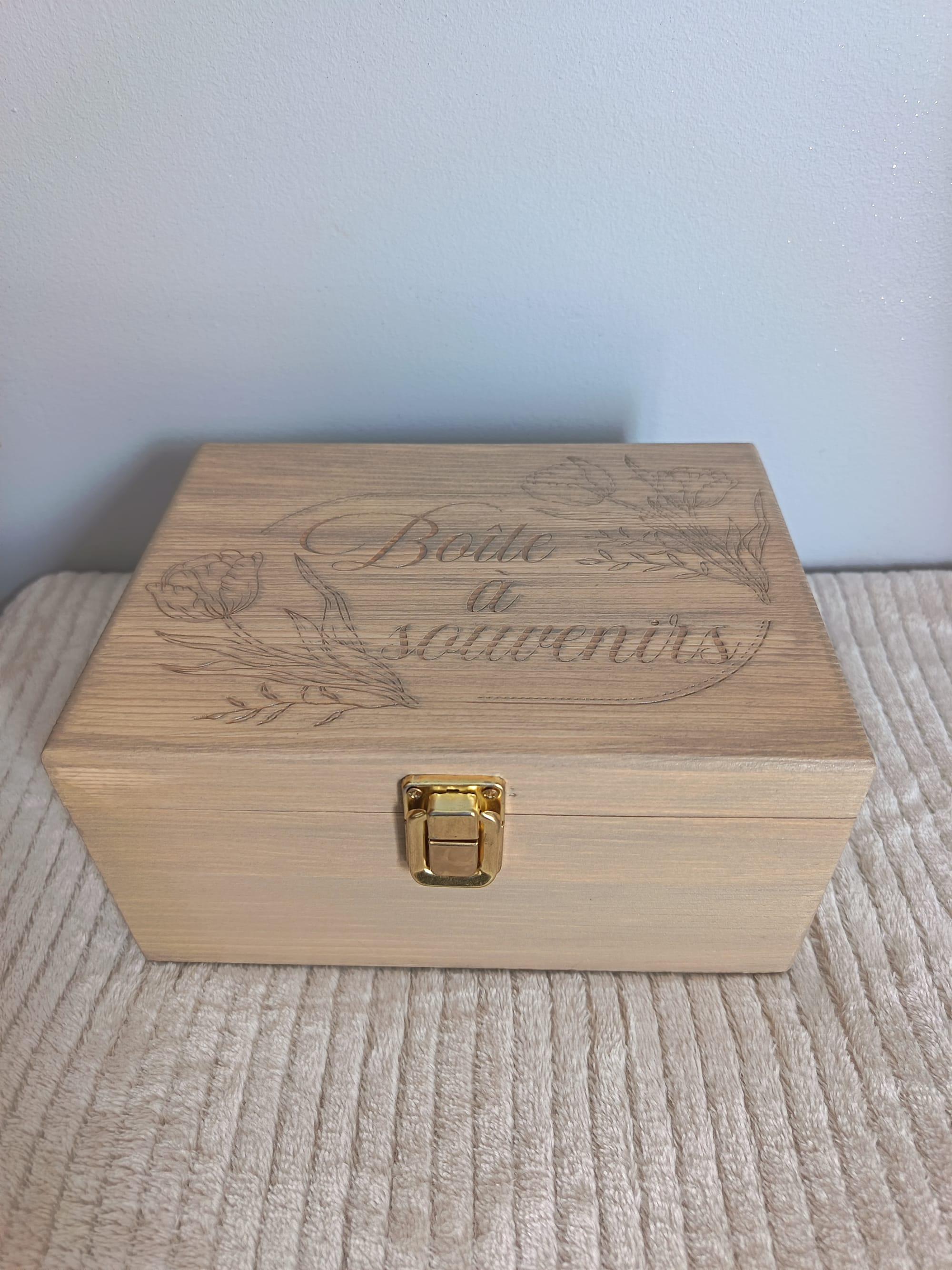 Boîte à souvenirs personnalisée en bois 20x15x10 cm