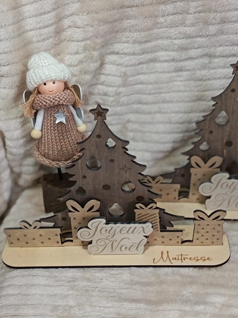 Décoration de noël en bois personnalisée