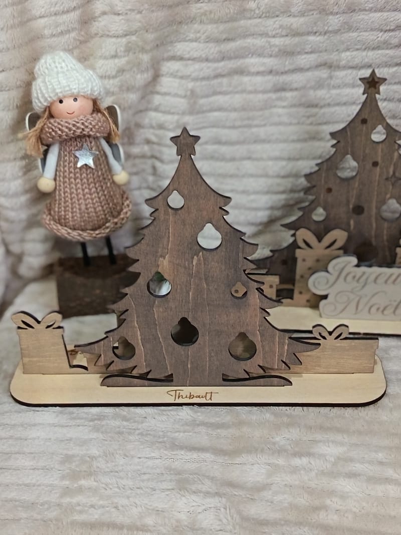 Décoration de noël en bois personnalisée