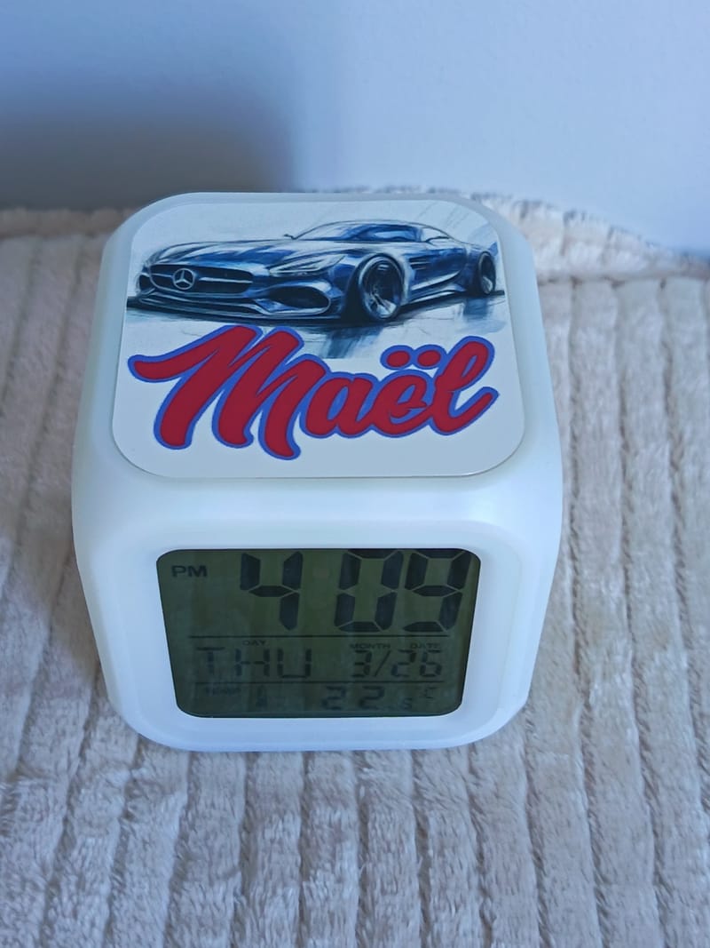 Réveil numérique lumineux LED personnalisé