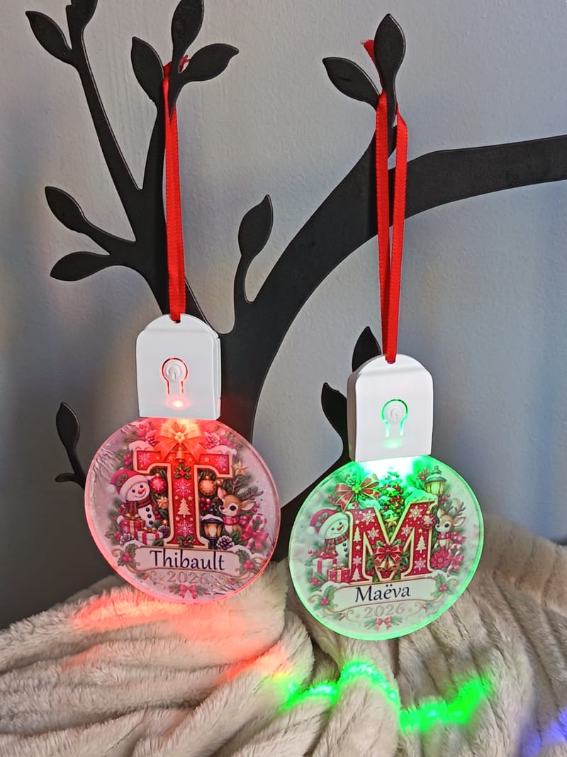  Illuminez votre sapin avec une décoration unique et personnalisée ! 