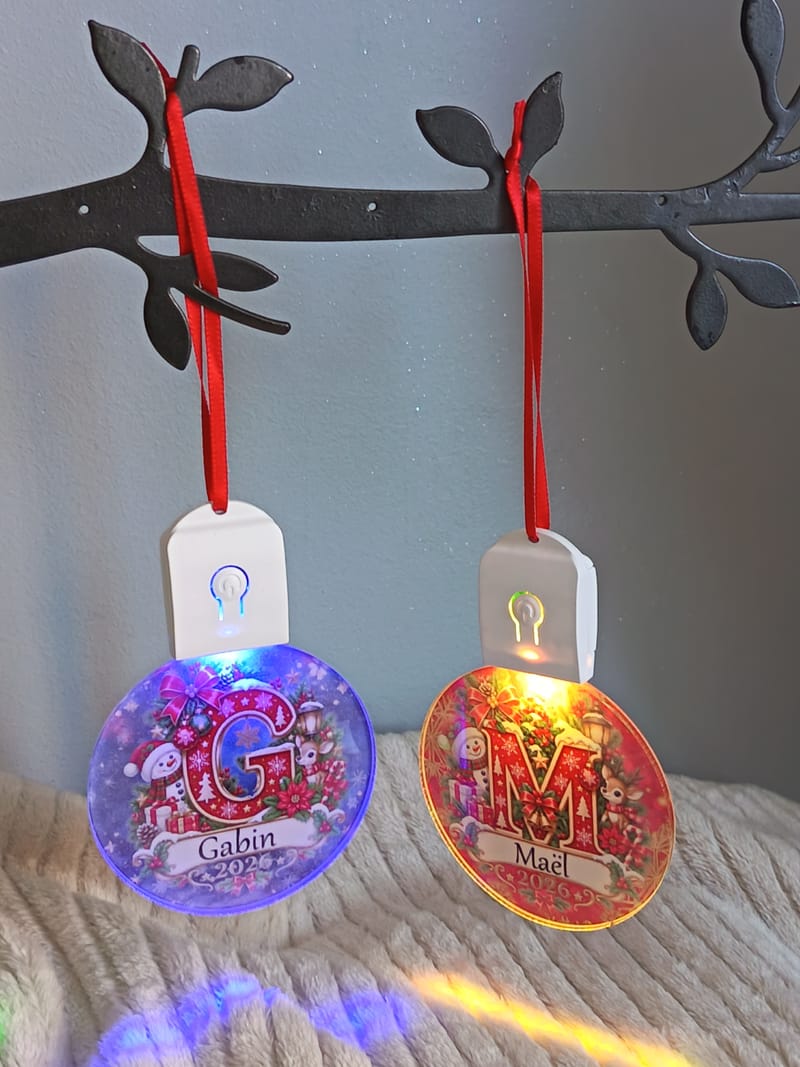  Illuminez votre sapin avec une décoration unique et personnalisée ! 