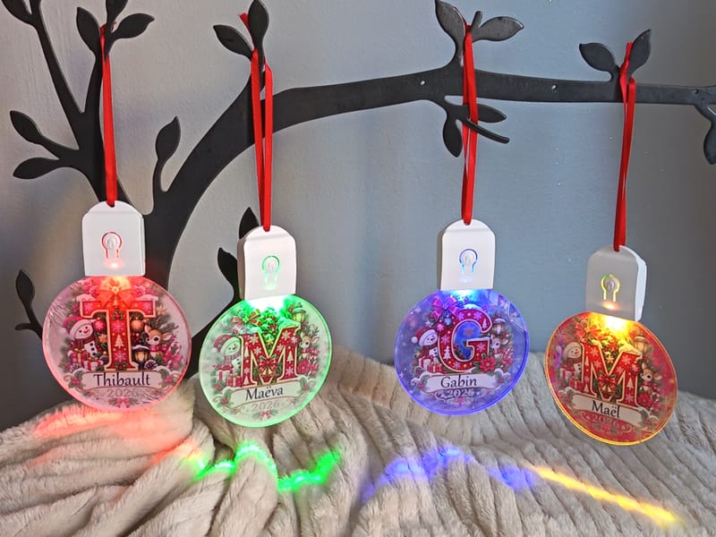  Illuminez votre sapin avec une décoration unique et personnalisée ! 