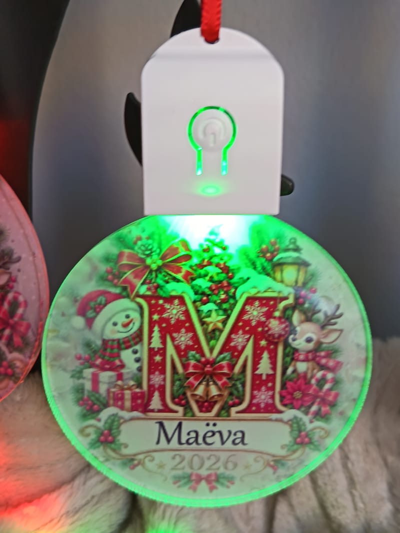  Illuminez votre sapin avec une décoration unique et personnalisée ! 
