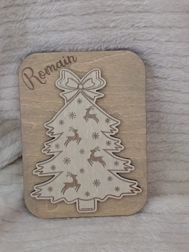 UNE CARTE DE NOËL EN BOIS, PERSONNALISÉE AVEC AMOUR !