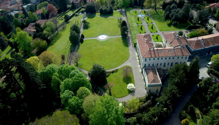 STORICA PALAZZINA CIELO TERRA IN RICERCATA ZONA RESIDENZIALE DI VARESE    OTTIMO INVESTIMENTO