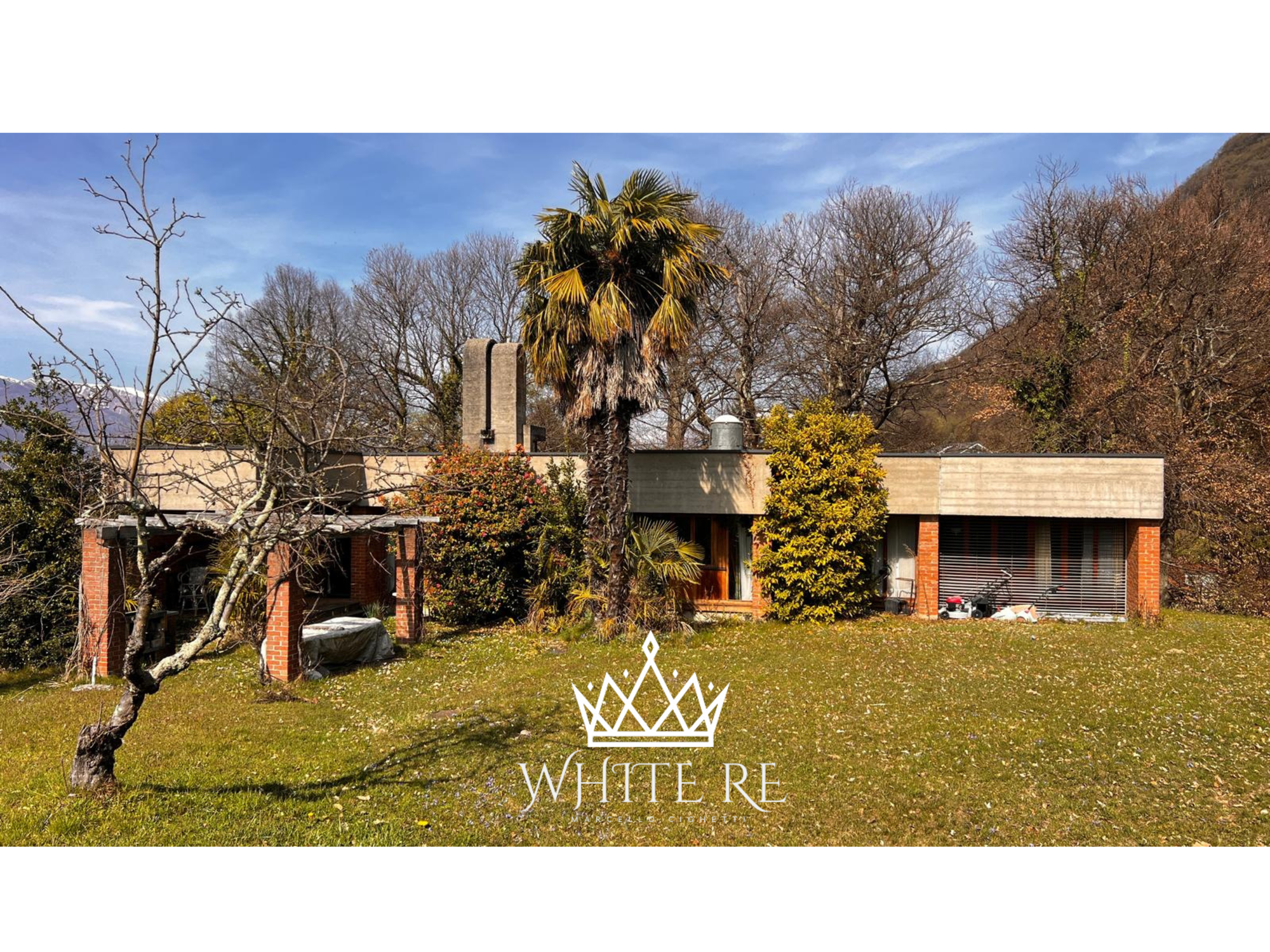 LUGANO-CARABBIA IN VENDITA RARA VILLA D'AUTORE ANNI '60 FIRMATA DALL'ARCHITETTO DOLF SCHNEBLI.