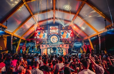 Com ingressos esgotados, Churrasco On Fire, evento da dupla Fernando e Sorocaba, se transforma na Fábrica do Churrasco e estreia em Bauru