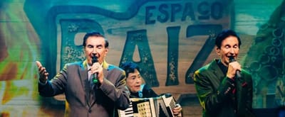 Primeira noite do Ribeirão Rodeo Music 2025 é marcada pelo encontro de gerações da música sertaneja