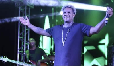 Cantor Rodriguinho se apresenta hoje em Franca