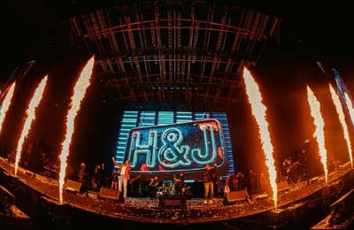 Um Brasil que abraça a música sertaneja - Henrique & Juliano colocam o dobro de público de Katy Perry em Brasília