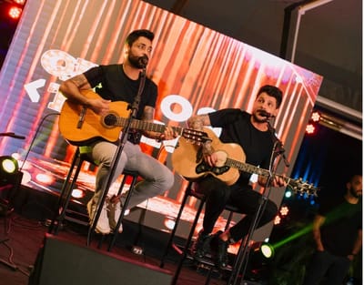 Fred e Fabrício surpreende fãs de Brasília, com pocket show no Mané Mercado