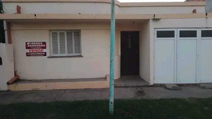 CASA en calle Reconquista 166- Gral. Arenales