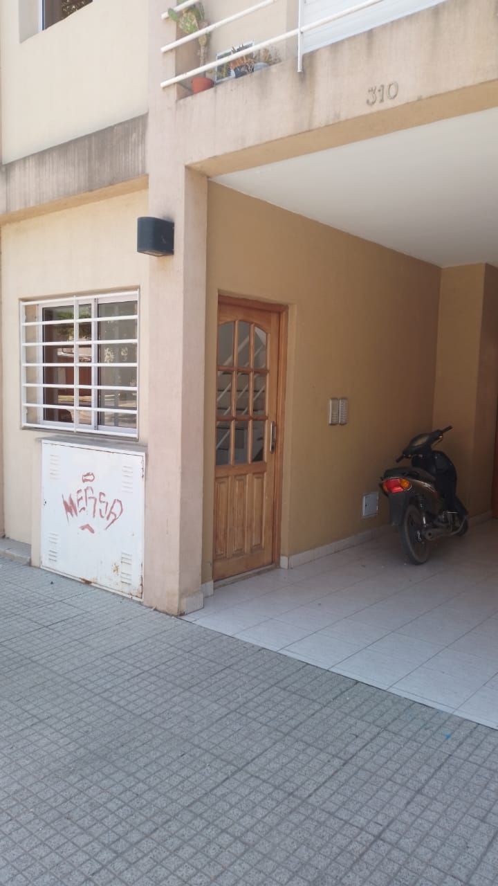 Calle Ramón Falcón 310