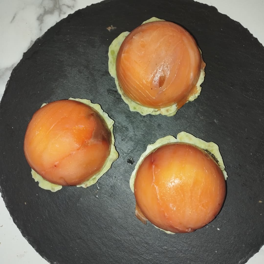 Dôme saumon, avocat et œuf mollet (entrée)
