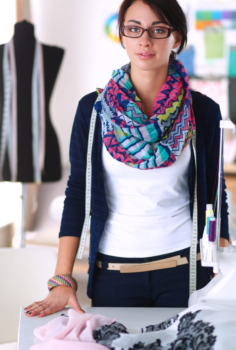 Mercredi 9 décembre, 15h-17h : Atelier accompagné « initiation à la surjeteuse : coudre un snood en jersey»
