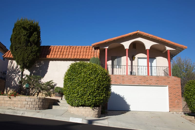 Monthly Cost Breakdown, What You Actually Pay in a Pet Friendly Sober Living Home in Los Angeles