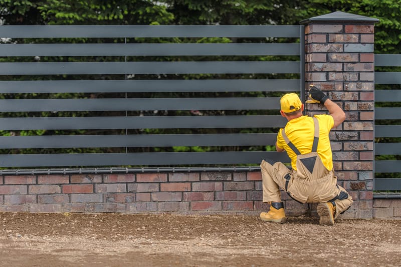 Expert Advice: Hiring Fencing Contractors Made Easy