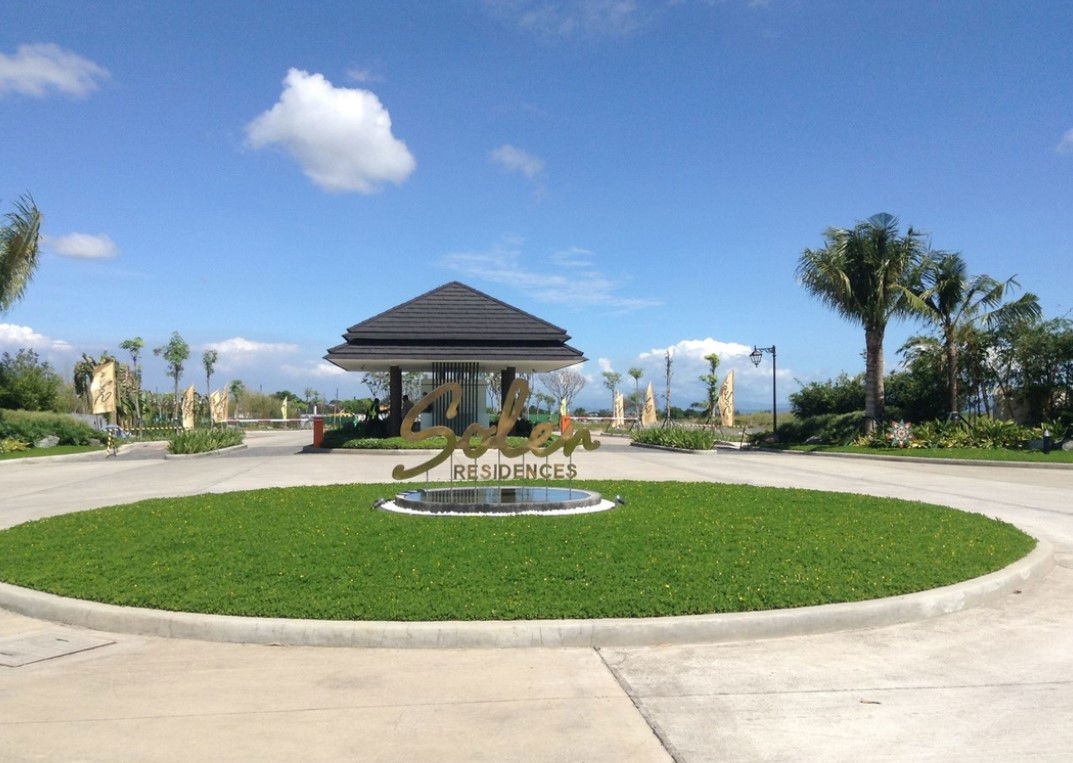 🌿 CORNER LOT FOR SALE – SOLEN RESIDENCES, NUVALI 🌿  📍 Sta. Rosa, Laguna | Phase 2, Lot 2, Block 4  🏡 Build your dream home in one of the South’s most sought-after communities!  This prime 226 sqm corner lot in Solen Residences offers generous space and enhanced privacy, perfect for your future sanctuary. 💰 Price: ₱45,000 per sqm  💼 Payment Options: Cash, Bank Financing, or Best Offer ✨ Why Choose This Property?  ✅ Corner lot – more space, better layout options  ✅ Located in a premium enclave inside Greenfield City  ✅ Tree-lined streets, wide open spaces, and strict security  ✅ Nature-inspired living with top-notch amenities 🛠️ Community Features: Clubhouse w/ lap pool, kiddie pool & gym Basketball court, jogging trails & picnic area 5,000 sqm Nature Park & retention lake Children’s pavilion & outdoor playground Fiber-optic ready for fast internet access   🚗 Unmatched Accessibility: Direct access from SLEX via Greenfield/Unilab Exit Near Paseo Outlets, Ayala Malls Solenad, and schools like DLSU Laguna & Xavier School Nuvali Just minutes to The Medical City South Luzon   📞 Contact us today to schedule a site visit or make an offer! Cherrie Osia Nieves, REB, LPT  📱 0921 873 2838 (Viber | WhatsApp | Telegram)  📧 services@pro-realty-network.com  🌐 www.pro-realty-network.com   📍 Secure your investment in a high-growth, eco-centric community!