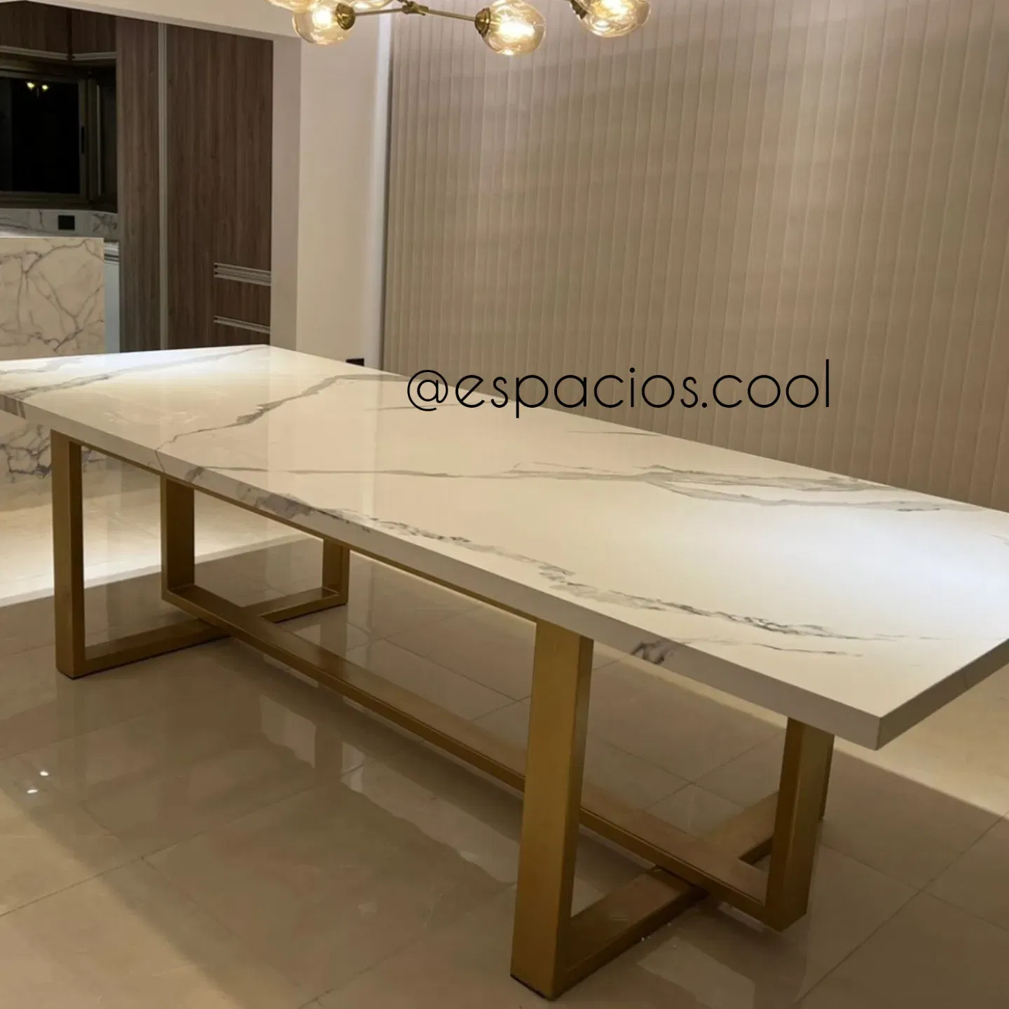 CALACATA WHITE SPL BASE HIERRO DORADO MATE