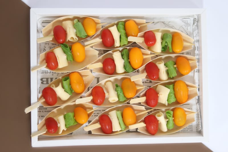 מגש מיני שיפודי גבינה וירקות