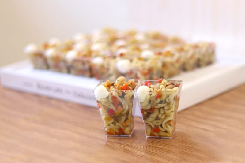 מגש כוסיות סלט טאבולה/פסטה