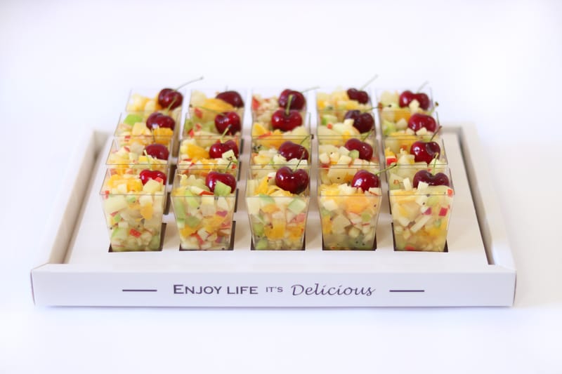 מגש כוסיות סלט פירות