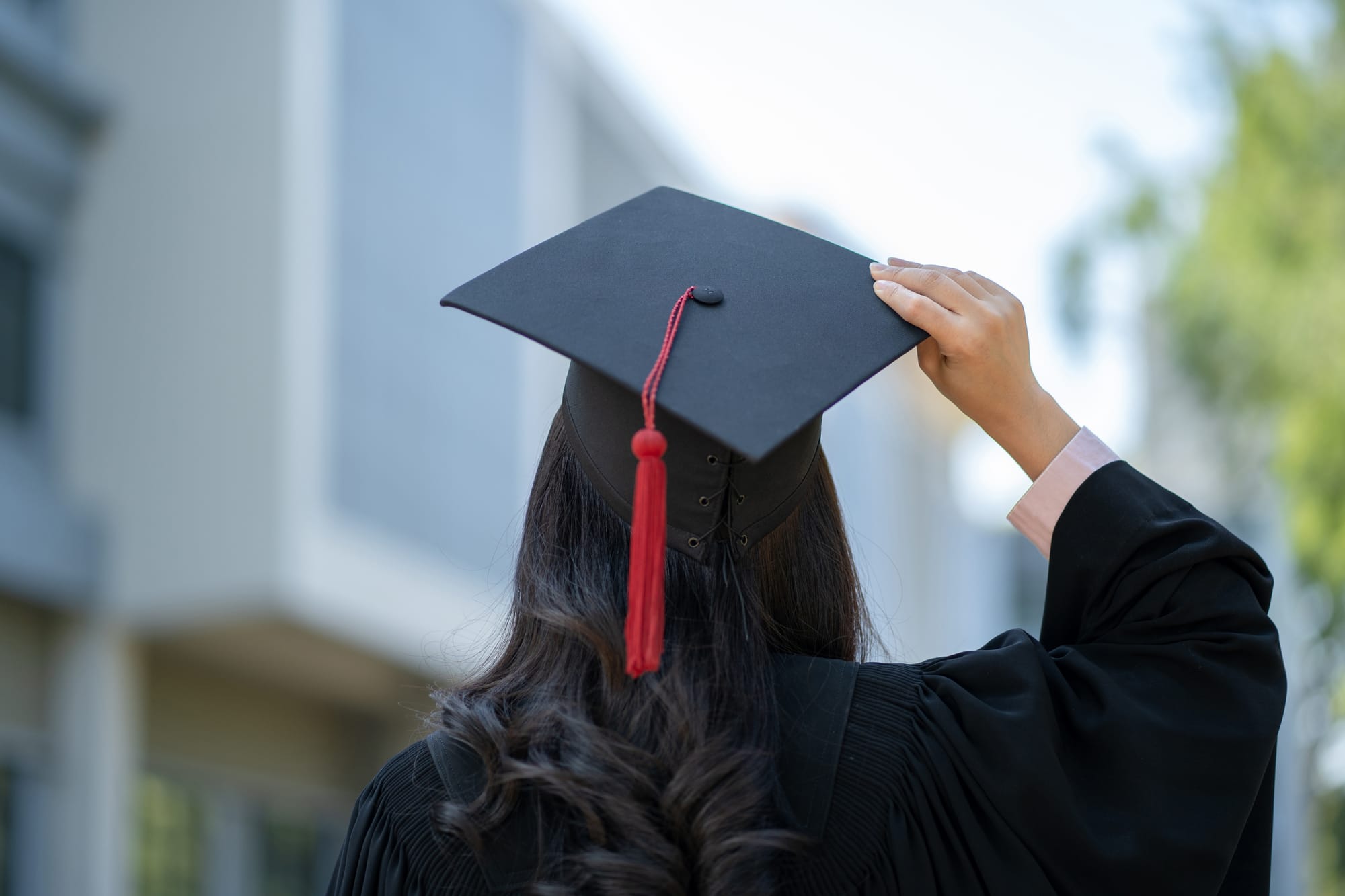 Cómo iniciar una carrera artística desde cero: Guía para artistas universitarios y autodidactas