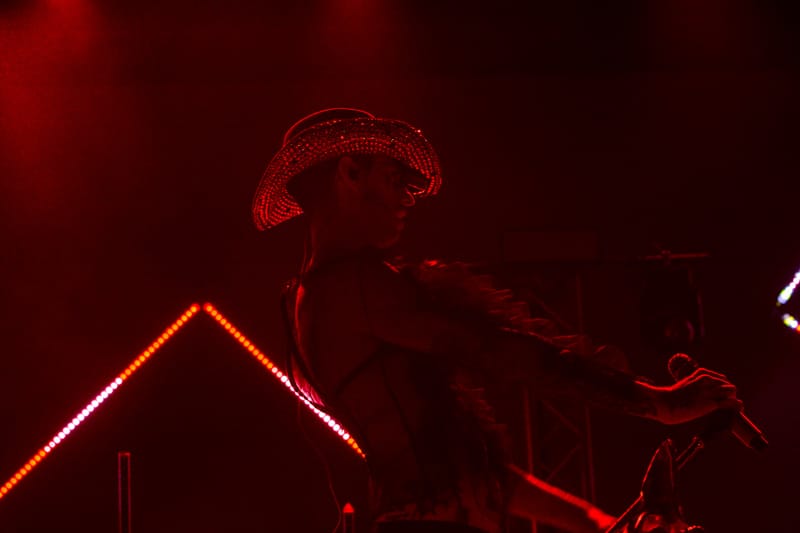 Achille Lauro live Gru Village