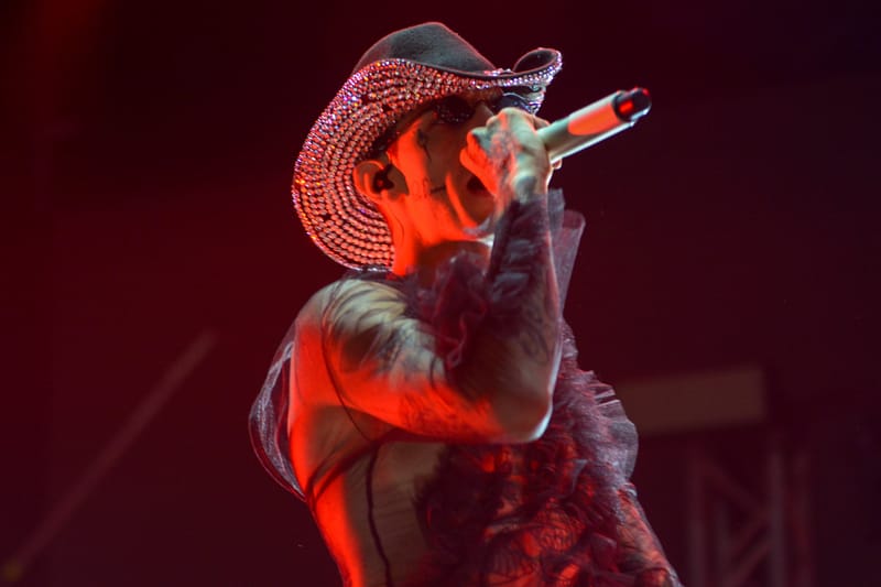 Achille Lauro live Gru Village