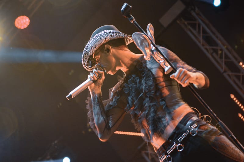 Achille Lauro live Gru Village