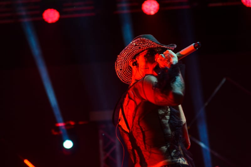 Achille Lauro live Gru Village