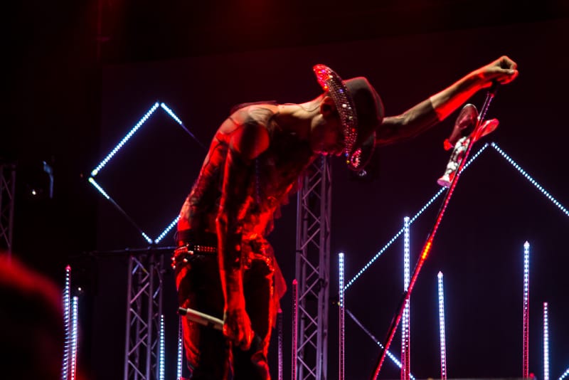 Achille Lauro live Gru Village