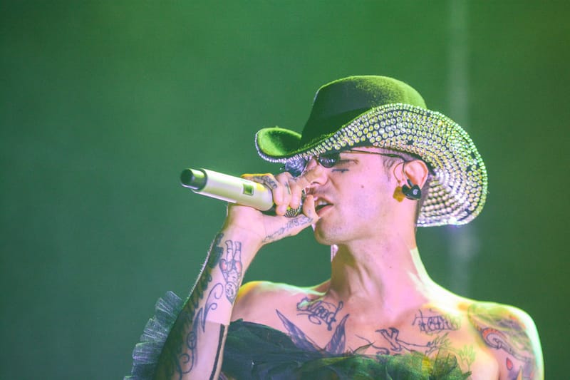 Achille Lauro live Gru Village